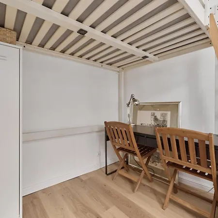 דירה Cosy With Mezzanine By Renters ורוצלב
