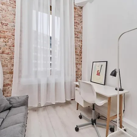 Cosy With Mezzanine By Renters דירה *