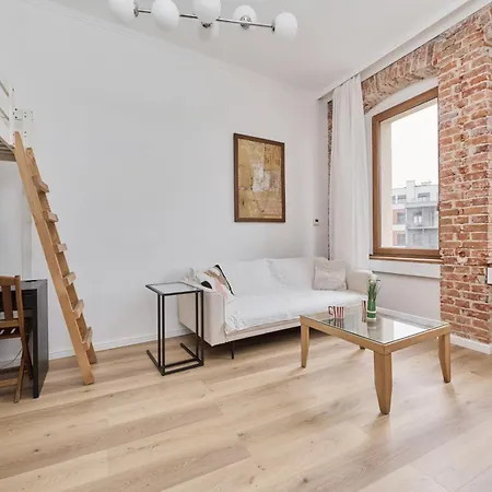 Cosy With Mezzanine By Renters דירה ורוצלב