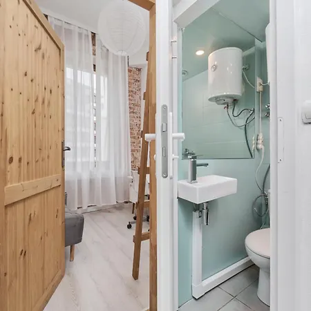 아파트 Cosy With Mezzanine By Renters 브로츠와프