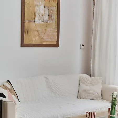 아파트 Cosy With Mezzanine By Renters *