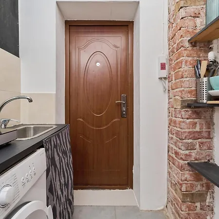 Cosy With Mezzanine By Renters 브로츠와프